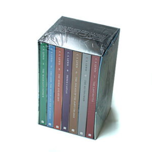 The Chronicles of Narnia: Boxed set of 7 books [illustrated]